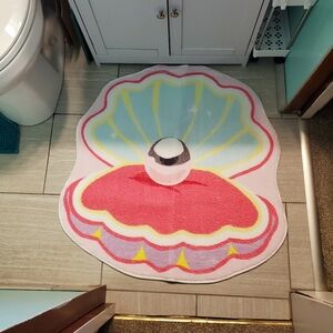 Clam / Oyster Shell shape plush round rug for bathroom, bedroom or kitchen.